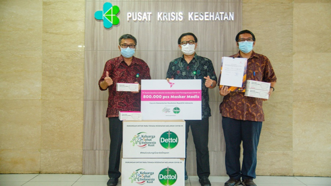 Reckitt Benckiser (RB) Indonesia Donasikan 800.000 Masker Medis Senilai Rp 3,8 Milyar (Adv)