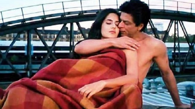 Inilah Aktris Bollywood yang Pernah Beradegan Panas dengan Shah Rukh Khan (Foto Tangkap Layar Video)