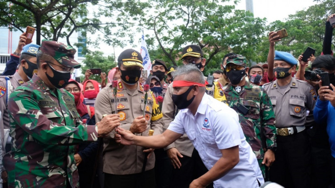 Sebelas Buruh yang Demo Tolak UU Cipta Kerja di Semarang Positif Covid-19 (Foto Humas Polda Jateng)