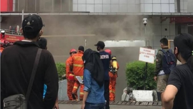 Lantai Dasar Bangunan Legendaris Pasaraya Manggarai Terbakar, Ada Suara Ledakan (Foto Istimewa)