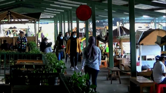 Floating Market Lembang Dipadati Wisatawan