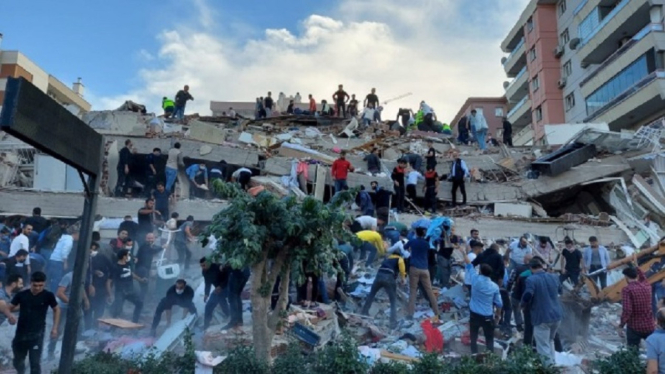 Turki Diguncang Gempa Magnitudo 7 SR, Kemlu RI Cari Tahu Kemungkinan WNI Jadi Korban (Foto Reuters)