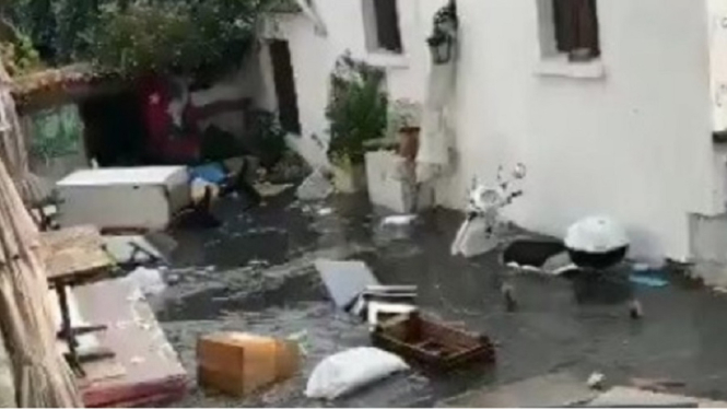 Turki Diguncang Gempa Magnitudo 7 SR, Air Laut Masuk Kota Izmir (Foto Twitter)