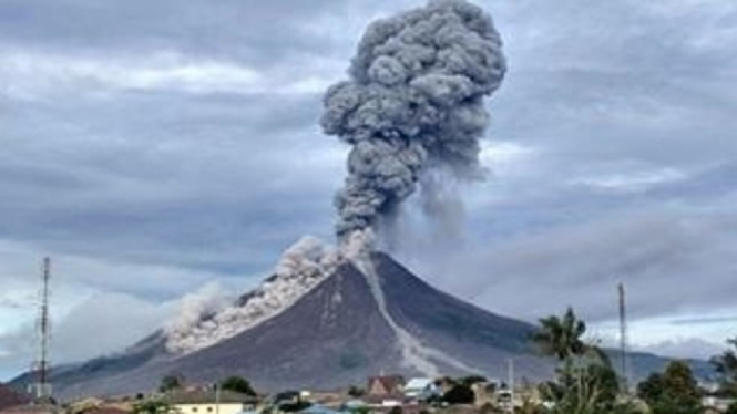 Waspada!! Kubah Lava Gunung Api Sinabung Terus Membesar, Seperti Ini Dampaknya (Foto Instagram)
