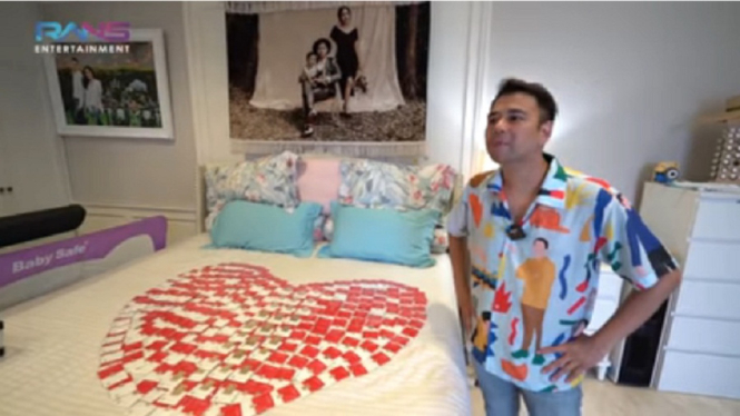 Raffi Ahmad beri kejutan Nagita Slavina. (Foto YouTube Rans Entertainment)