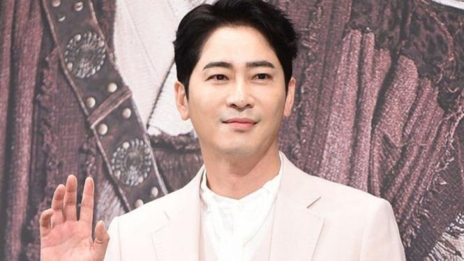 Aktor Kang Ji Hwan Divonis 3 Tahun Hukuman Percobaan Akibat Perbuatan Asusila