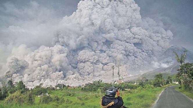 Aktivitas Vulkanik Gunung Sinabung Meningkat, Kolom Abu Capai 2.000 Meter (Foto BMKG)