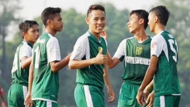 Syukran Arabia Samual bek Persebaya U-16 dan Tim