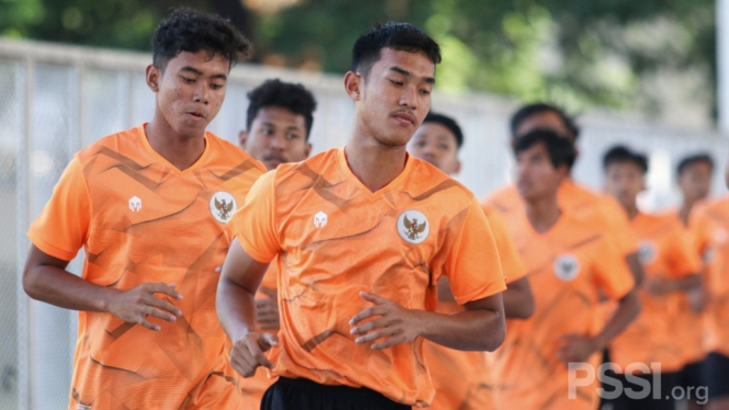 Timnas U-19 Jalani Latihan Perdana di Stadion Madya1
