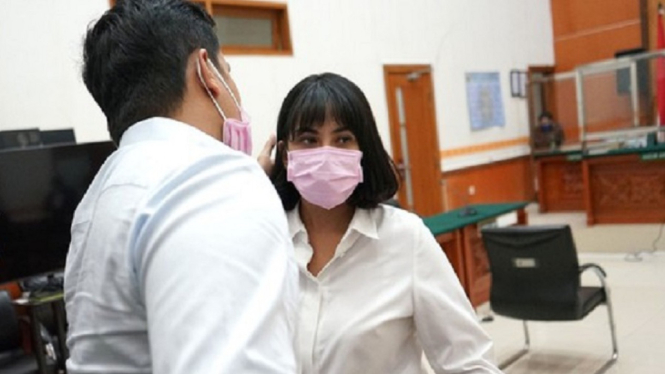 Vanessa Angel Mulai Jalani Hari-hari di Penjara Perempuan Pondok Bambu (Foto Dok. Poskota.com)