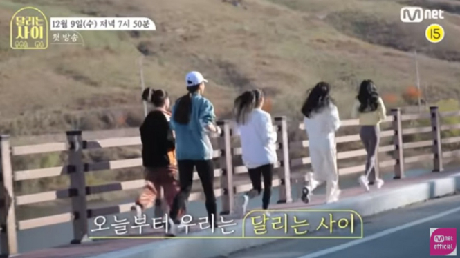 Between Running, Reality Show Baru Menayangkan Idola K-Pop Wanita Berlari