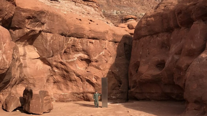Departemen Keamanan Publik (DPS) Utah, Amerika Serikat (AS) telah menemukan logam misterius berbentuk monolit atau pilar logam di gurun terpencil Utah.
