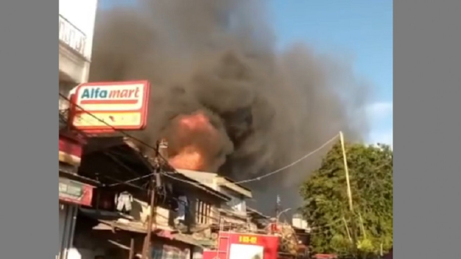 Si Jago Merah Mengamuk Hanguskan 10 Rumah di Tambora, Jakarta Barat (Foto Instagram)