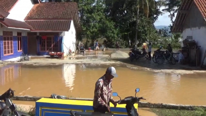 banjir bandang mulai surut-Cilacap