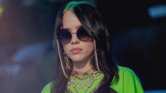 Pilih Donasikan Uang untuk Kemanusiaan, Billie Eilish Tunda Beli Lamborghini (Foto: Instagram)