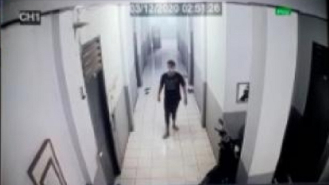 Terungkap, Pencuri Celana Dalam Mahasiswi, Berprilaku Seks Menyimpang (Foto Tangkap Layar CCTV)
