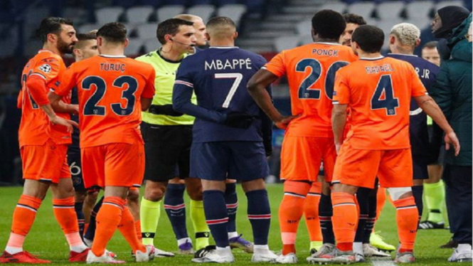 PSG vs Istambul Basaksehir dihentikan wasit karena Rasis