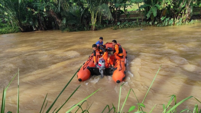 Misteri Potongan Tubuh Manusia yang Ditemukan Tim SAR di Pinggir Sungai (Foto Istimewa via Kumparan)