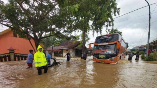 Sampang Masih Kebanjiran, Dinsos Buka Dapur Umum