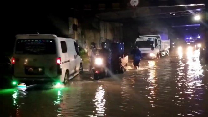 Banjir rendam rumah dan jalan di Cirebon