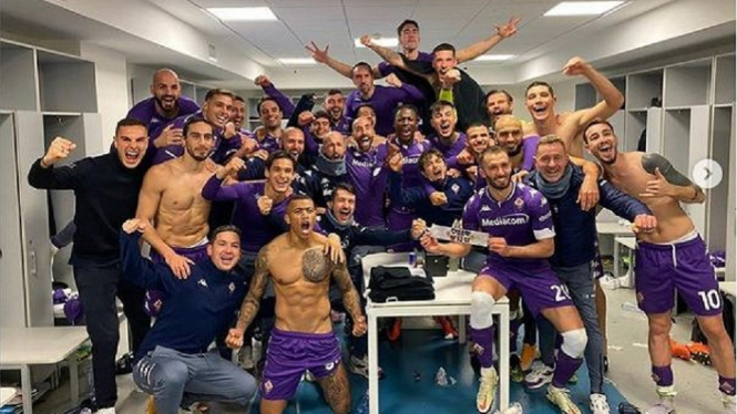 JUVENTUS VS FIORENTINA 0-3 celebrasi di lockerroom