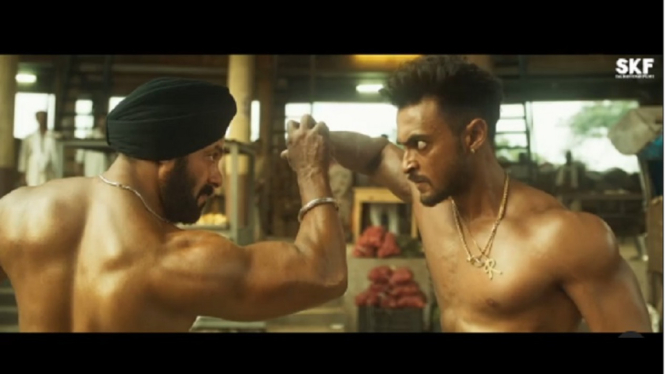 Duel Epik Salman Khan vs Aayush Sharma di Film Baru 'Antim: The Final Truth' (Foto Tangkap Layar Video Instagram)