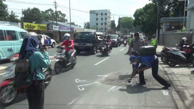 Polisi Gelar Olah TKP Lanjutan Kecelakaan Maut di Jalan Raya Ragunan