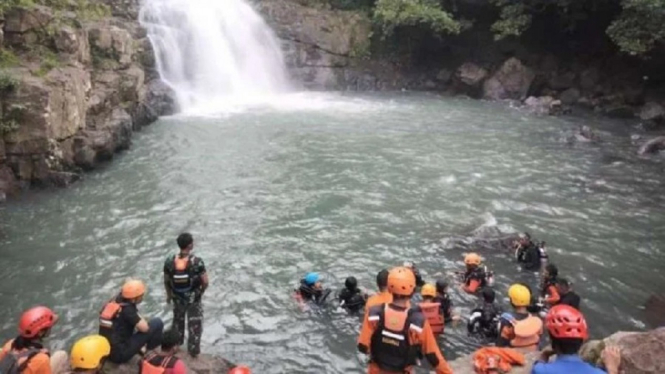 Mengenaskan, Mahasiswa UMI Ditemukan Tewas Tenggelam di Air Terjun (Foto VIVA)