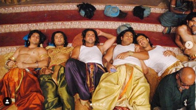 Lavanya Bhardwaj, Vin Rana, Rohit Bharadwaj, Saurav Gurjar, dan Shaheer Sheikh. (Foto: Instagram @shaheernsheikh)
