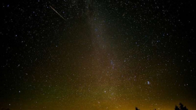 Hujan Meteor Pukul 02.30 WIB Dini Hari Nanti, Ada yang Ingin Menonton (Foto VIVA)