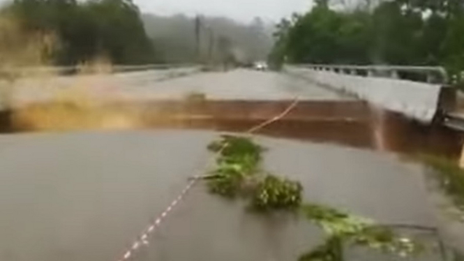 jembatan pahang ambruk