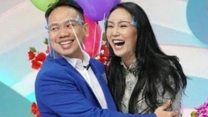 (Kalina Oktarani dan Vicky Prasetyo/ Foto: Instagram @kalinaoctaranny)