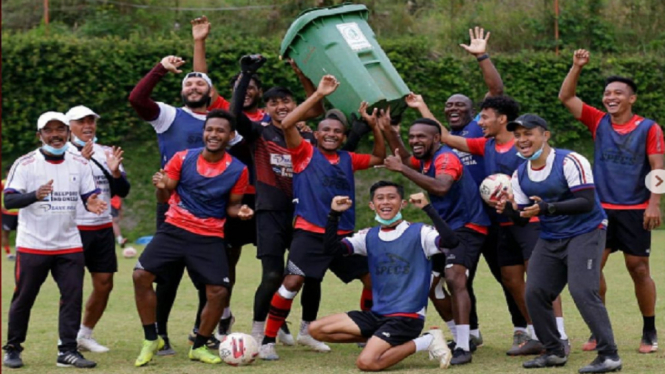 Persipura latihan di Batu Malang sebelum dibubarkan