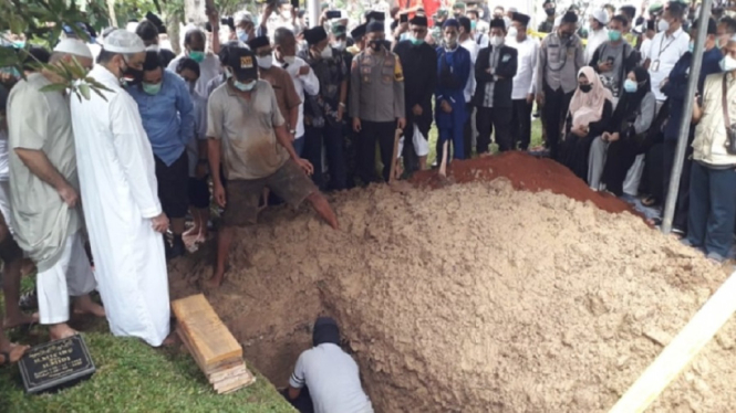 Hindari Kerumunan Massa, Pemakaman Syekh Ali Jaber Berlangsung Tertutup