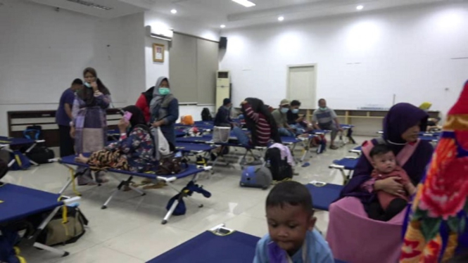 Korban gempa ditampung sementara di Makassar