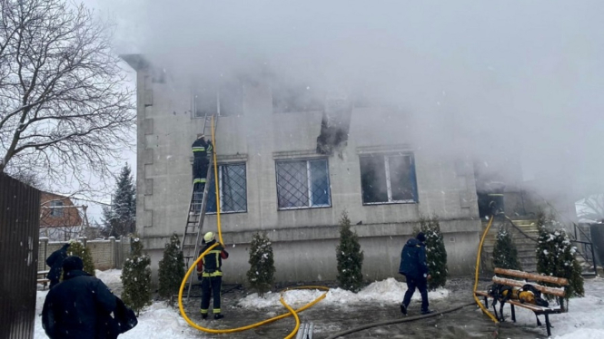 Mengenaskan, 15 Orang Tewas dan 11 Luka-luka saat Rumah Panti Jompo Terbakar (Foto Reuters via Kumparan)