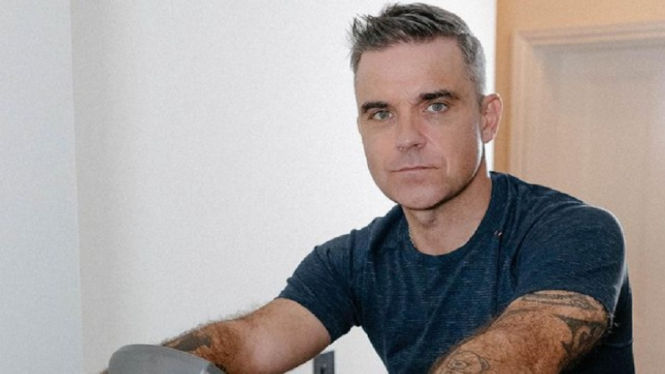 Robbie Williams Jalan 10 Ribu Langkah per Hari Dalam Masa Pemulihan Covid-19 (Foto: Instagram)