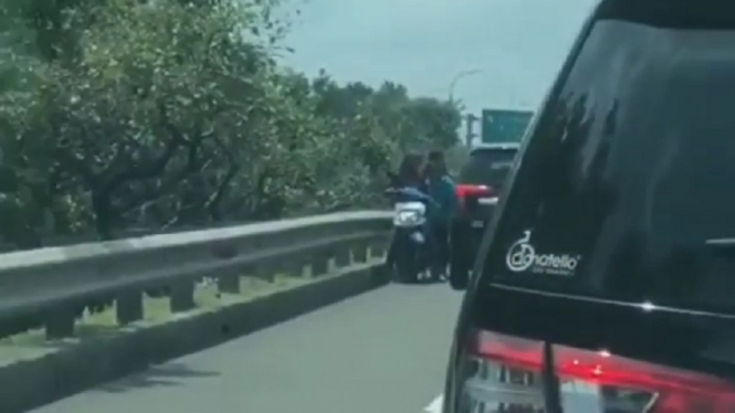 Viral, Gegara Tak Tahu Jalan, Pemotor Masuk Tol JORR Hingga Tol Jagorawi