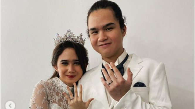 Pamer Cincin di Jari Manis, Dul Jaelani dan Tissa Tunangan?