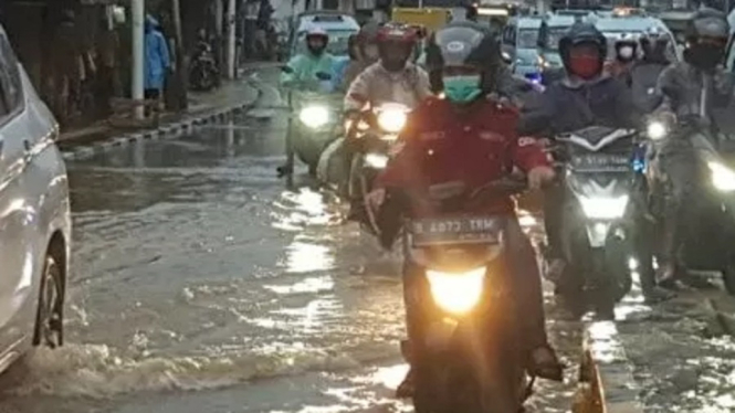 jatinegara barat banjir