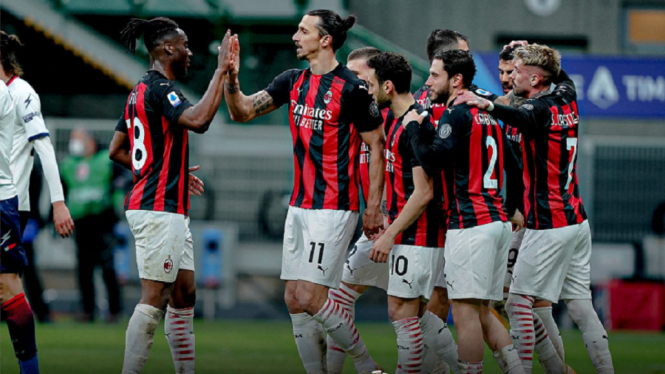 AC Milan vs Crotone 4-0 2 gol Ibrahimovic dan 2 gol Ante Rebic