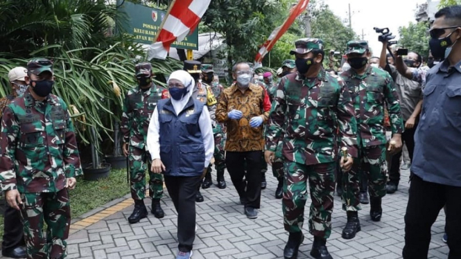 Panglima TNI dan Gubernur Jatim Cek Pelaksanaan PPKM Skala Mikro di Surabaya