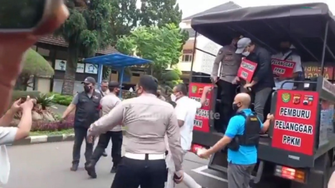 Videonya Viral, 3 Pengendara Moge yang Terobos Ganjil Genap Ditangkap Polisi (Foto Istimewa)