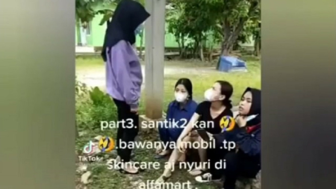 Tiga Remaja Cantik dan Bawa Mobil Ditangkap Mencuri Skin Care di Minimarket (Foto Tangkapa Layar Video Instagram)