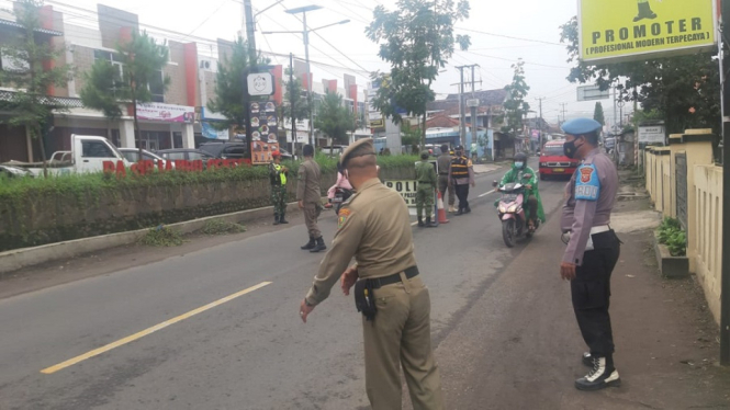 Tekan Penyebaran Covid-19, Polsek Pasir Jambu Gelar Operasi Yustisi Penegakkan Prokes (Foto Istimewa)