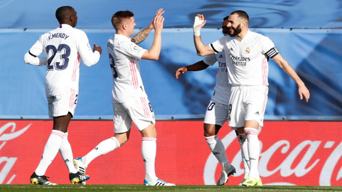 Real Madrid vs Valencia 2-0 gol Karim Benzema dan Toni Kross