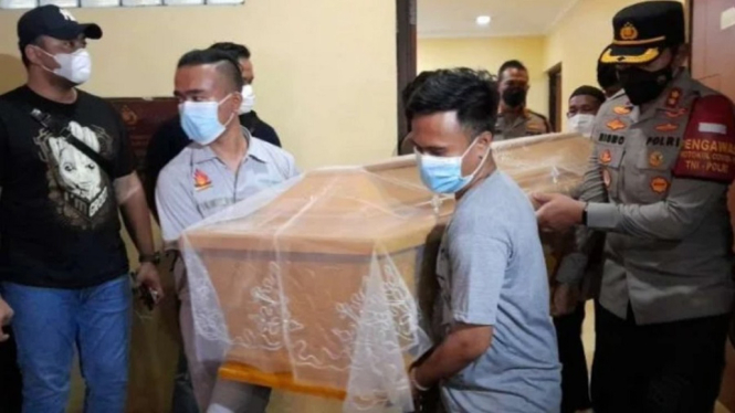 Keluarga Bawa Pulang 3 Korban Penembakan di Kafe RM