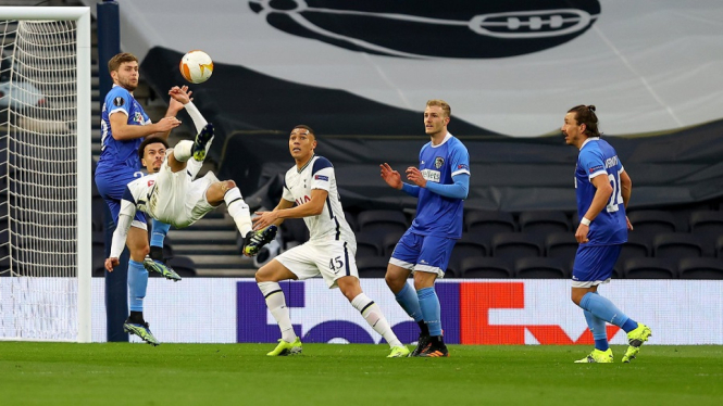 Tottenham Hotspur vs Wolfsberger AC 4-0 Tendangan Salto Dele Alli 2