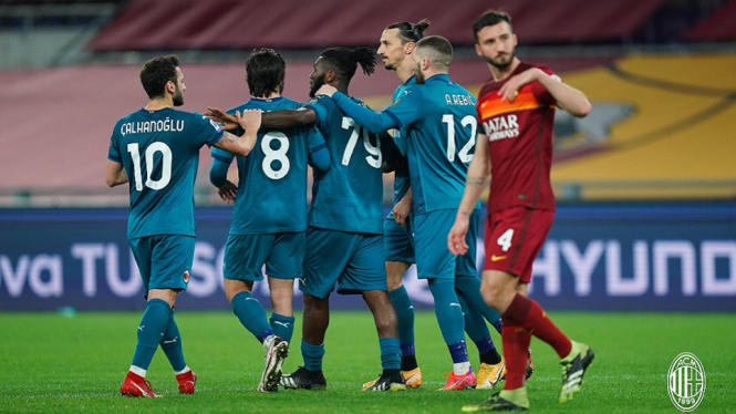 AS Roma vs AC Milan 0-2 gol pinalti Ante Rebic