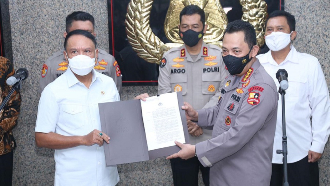 Kapolri Jenderal Listyo Sigit Prabowo dan Menteri Pemuda dan Olahraga Zainudin Amali